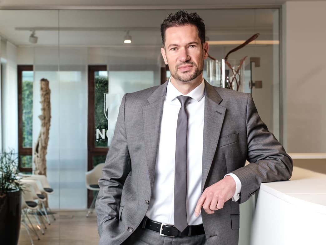 Porträtfoto von Notar Dr. Christian Schmitz