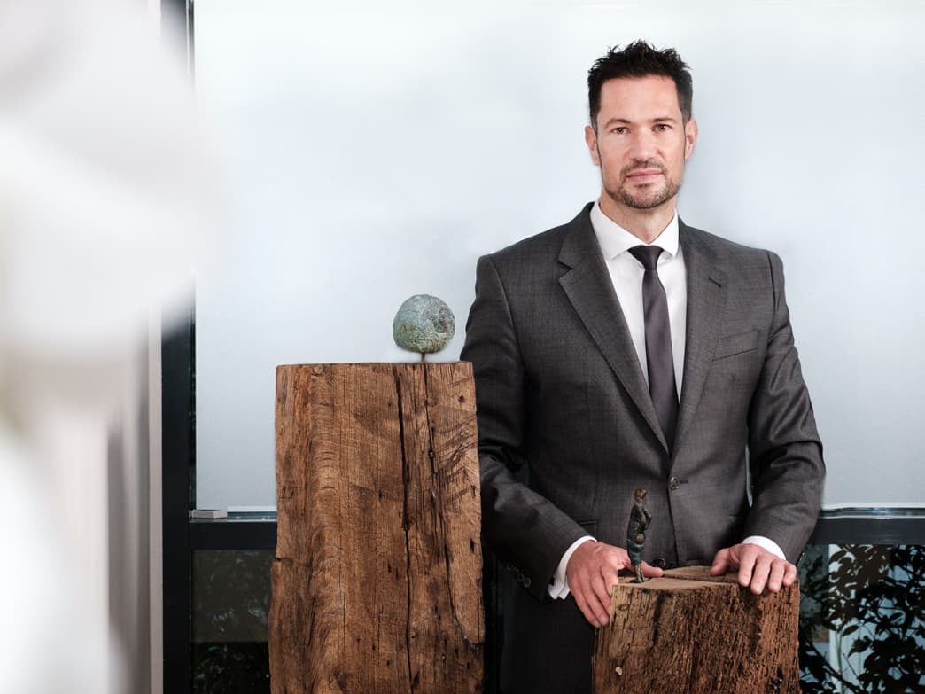 Dr. Christian Schmitz in seinem Notariat