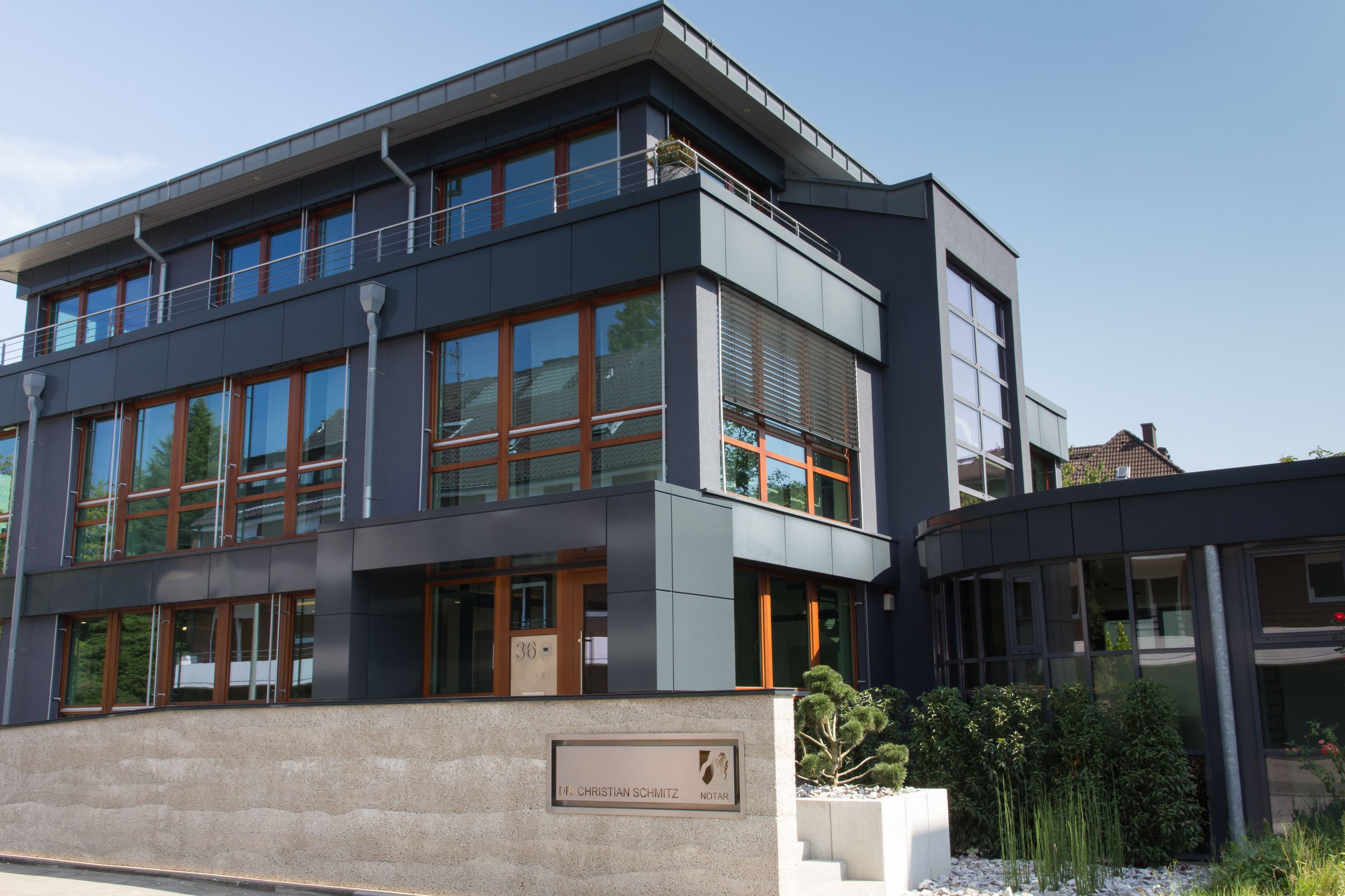 Eingang des Notariats Dr. Christian Schmitz in Mönchengladbach